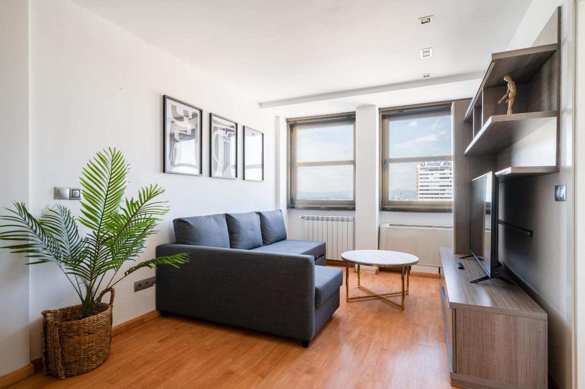 Apartamento En Plaza De Espana Alquiler Temporal Madrid Ngoại thất bức ảnh