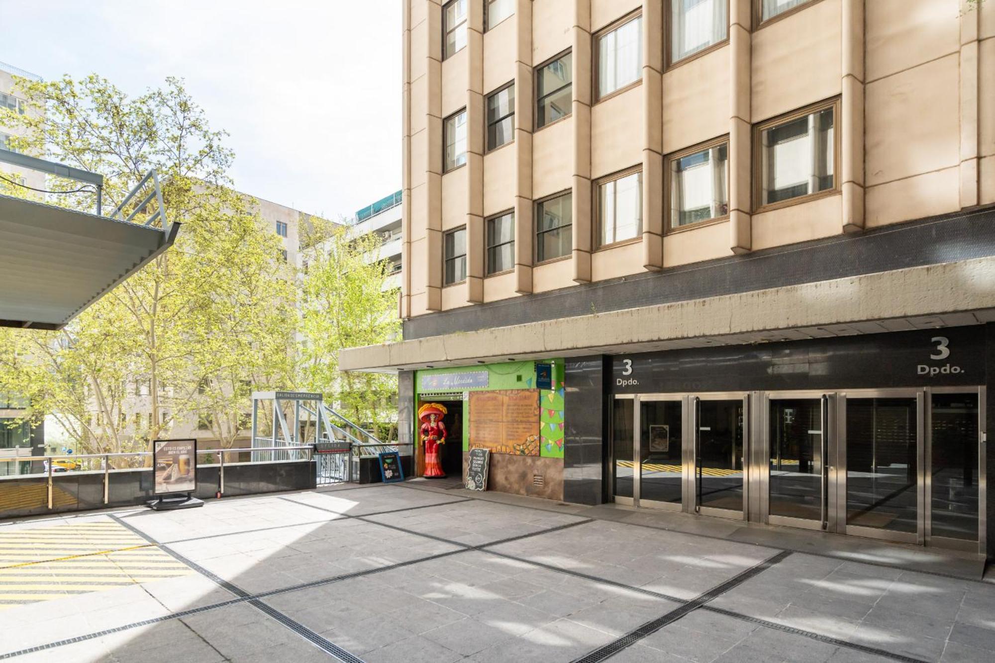 Apartamento En Plaza De Espana Alquiler Temporal Madrid Ngoại thất bức ảnh