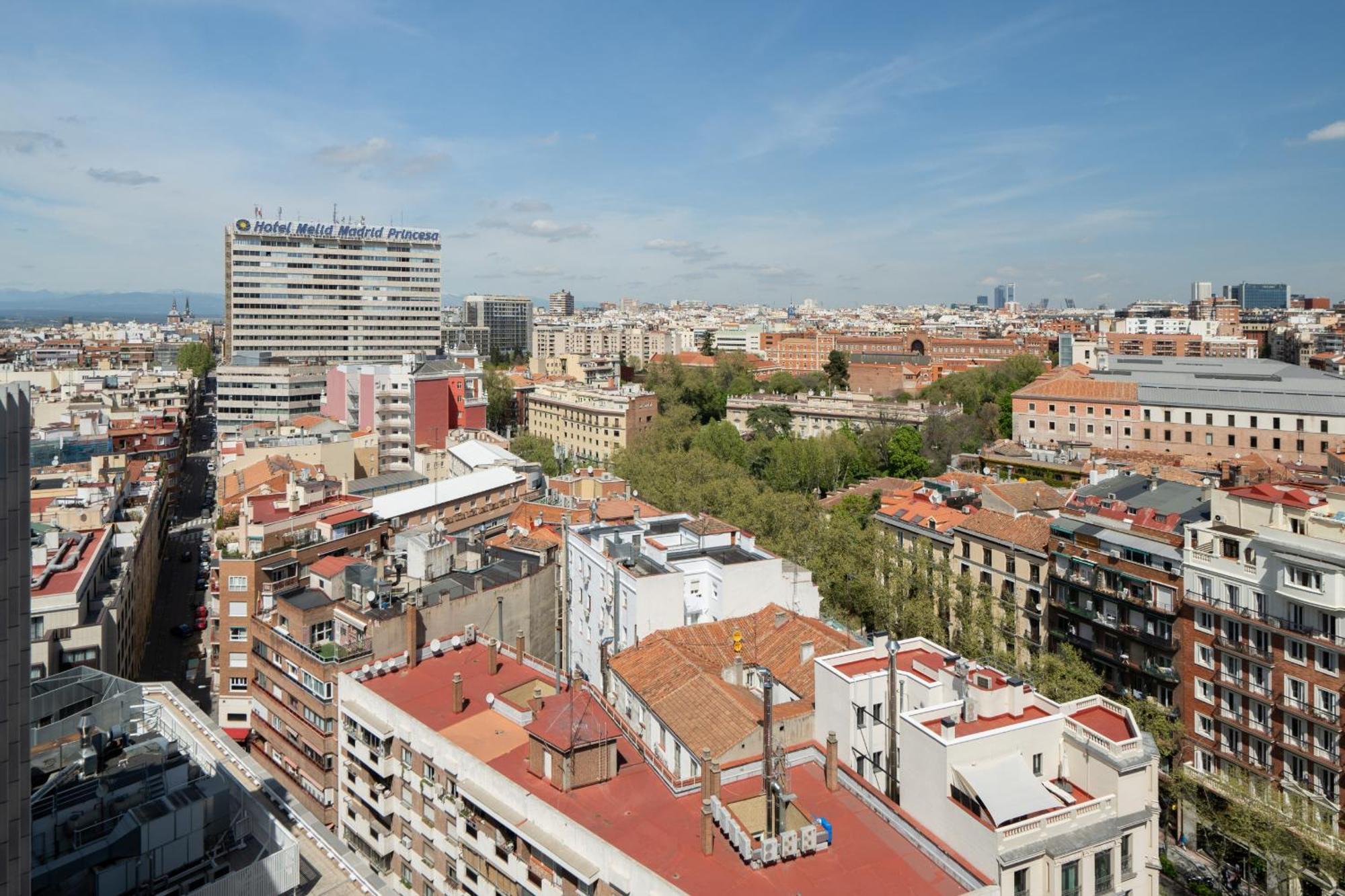 Apartamento En Plaza De Espana Alquiler Temporal Madrid Ngoại thất bức ảnh