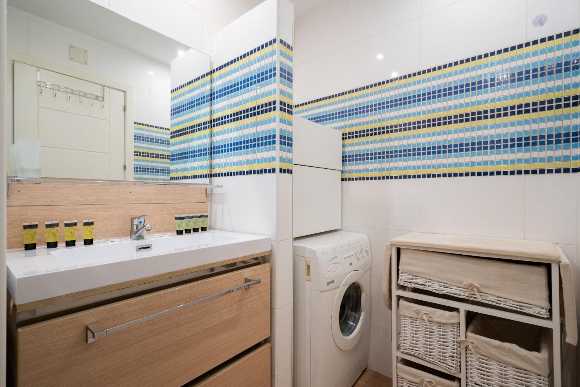 Apartamento En Plaza De Espana Alquiler Temporal Madrid Ngoại thất bức ảnh
